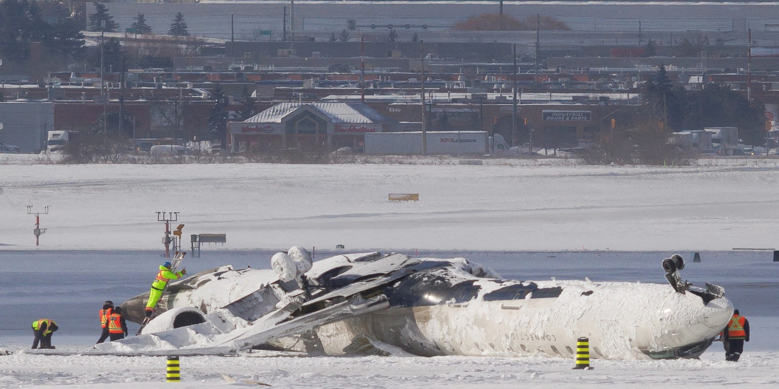 Toronto plane crash: Watch video of the moment Delta jet lands, flips upside down