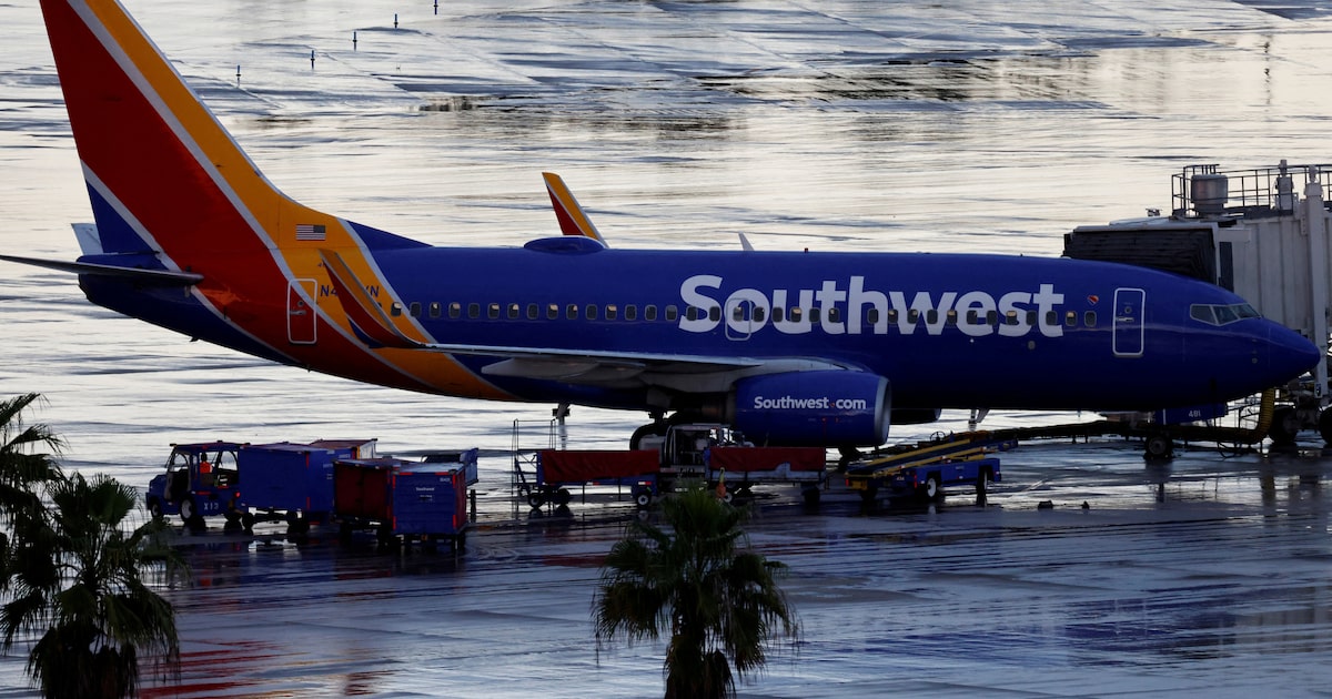 Southwest plane aborts takeoff after taxiway mistaken for runway