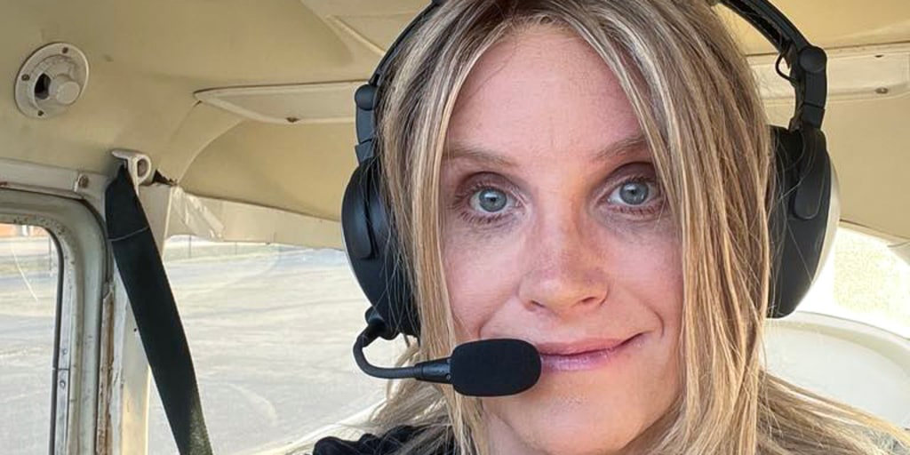 Trans pilot falsely blamed in Potomac plane crash sues conservative influencer