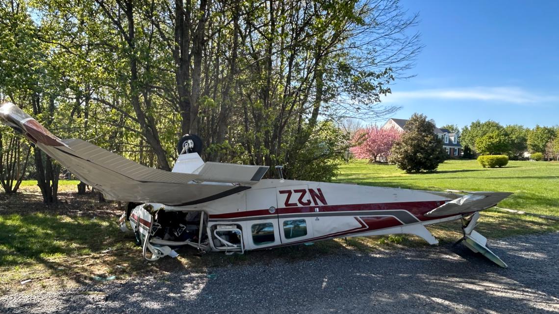 Small plane crashed in Fredericksburg, 2 taken to hospital