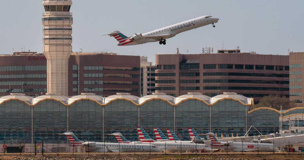 Plane at Reagan Airport carrying lawmakers bumps wings with another plane