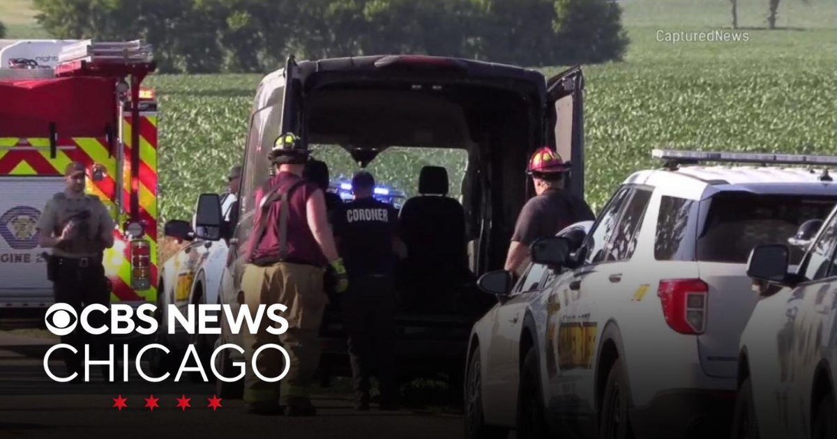 2 killed in small plane crash in northern Illinois