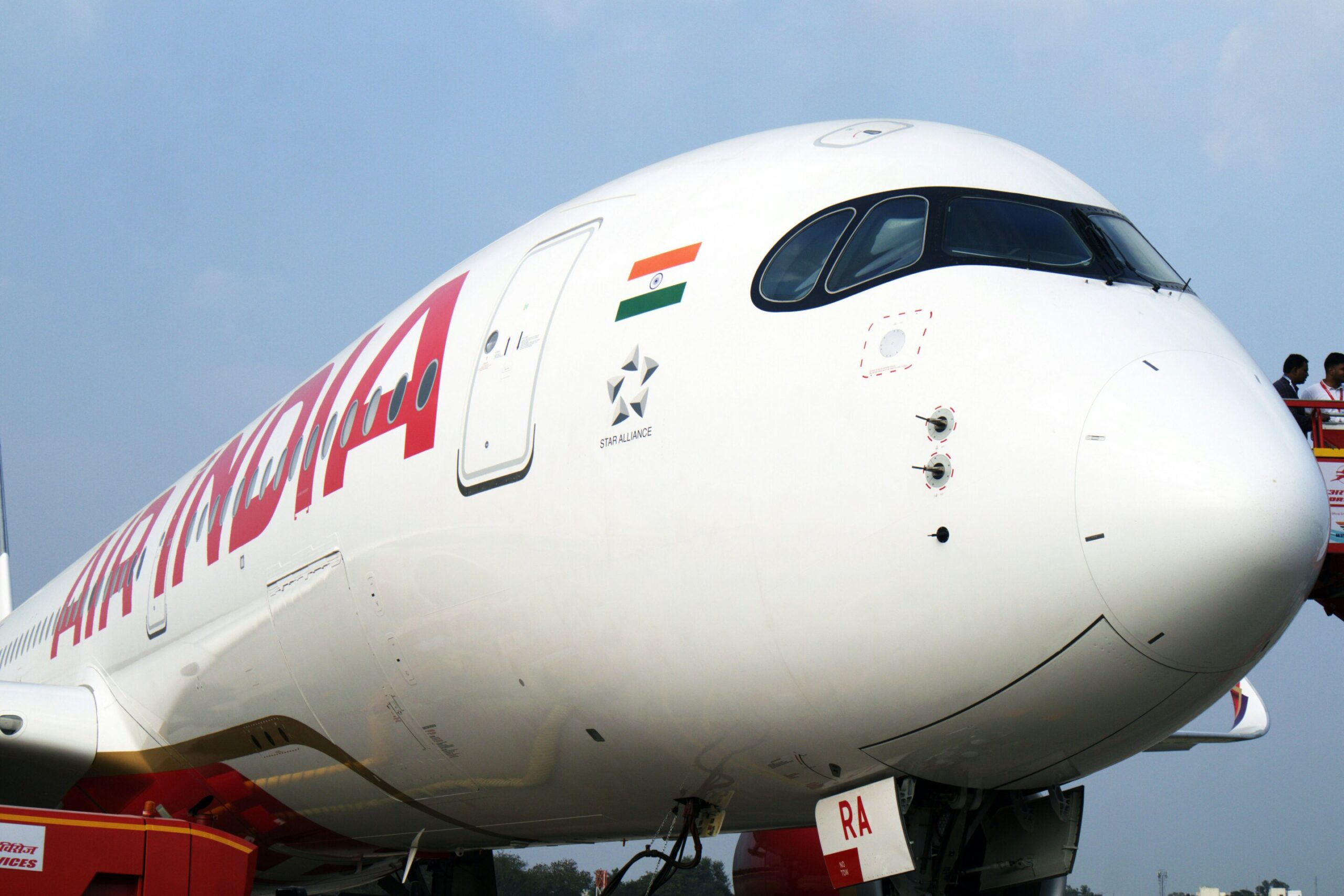 How did one man survive a plane crash that killed 241? An expert explains