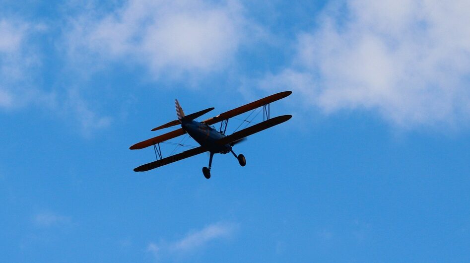 Pilot of small plane killed in crash in West Valley