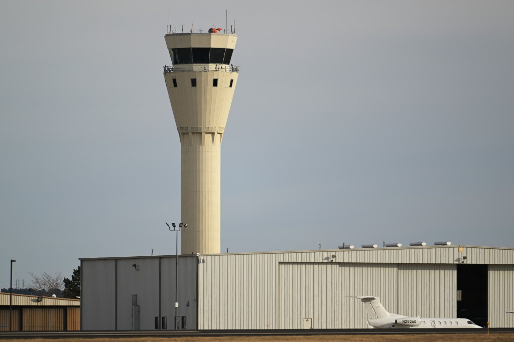 At least one dead in small plane crash at Centennial Airport