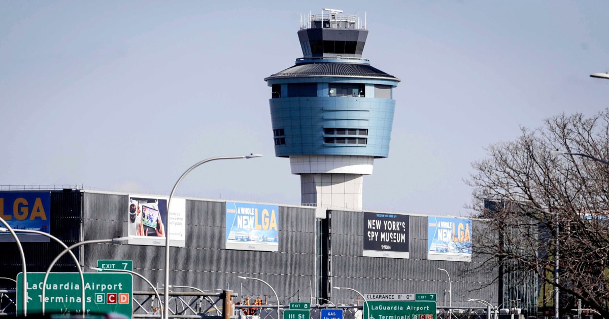Plane taxiing at LaGuardia Airport clipped by another jet on ground