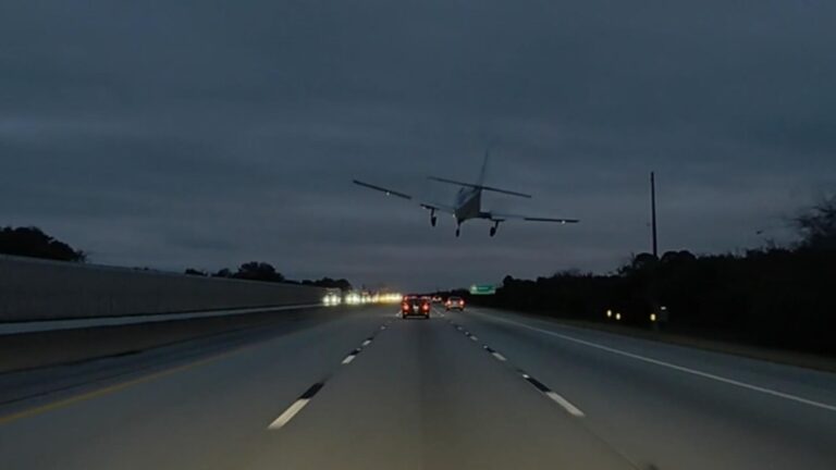 Video Plane crash lands on I-95 in Florida, hits car